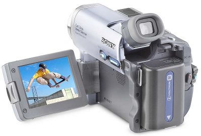 Image of a SONY handycam model DCRTV22